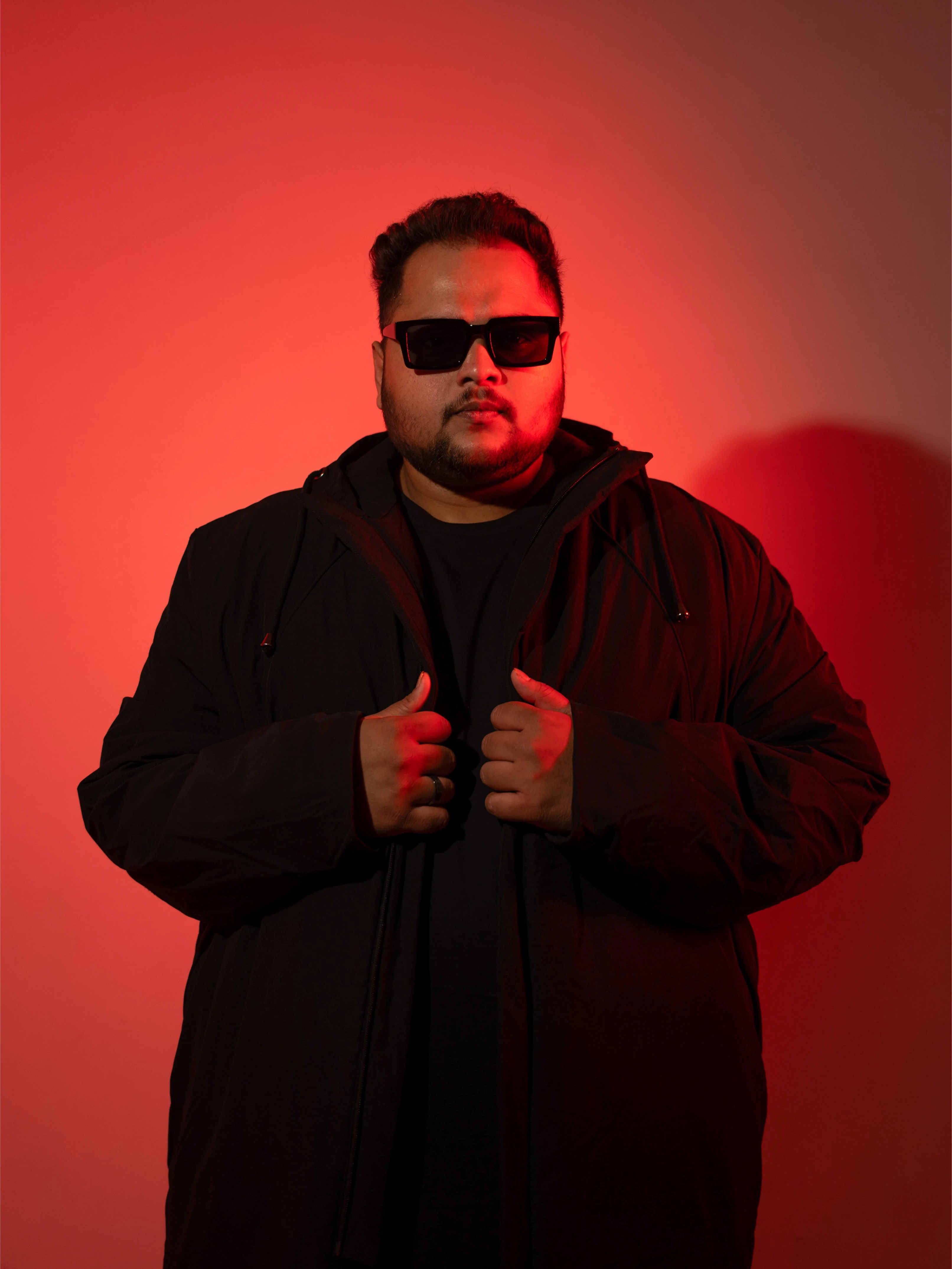 TEDD press photo, red light, studio